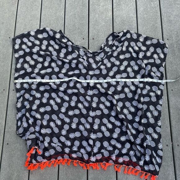 Women’s No Boundaries Black Coverup W/white Pineapples One size Fits Most - Picture 5 of 7